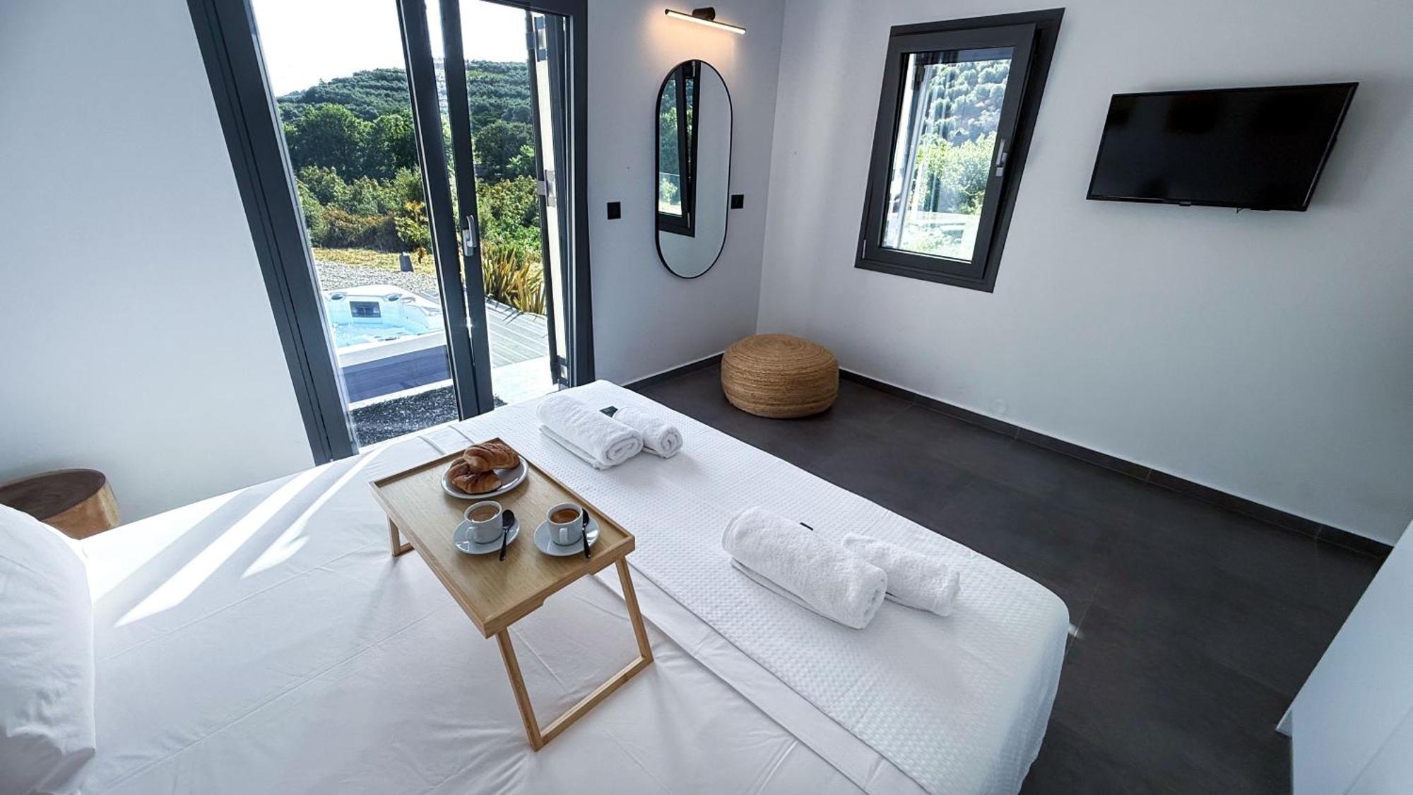 Ek Ornelakis, Luxury Country House With Jacuzzi Khania Eksteriør bilde