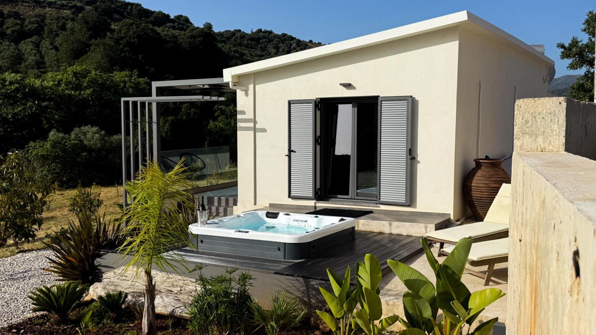 Ek Ornelakis, Luxury Country House With Jacuzzi Khania Eksteriør bilde