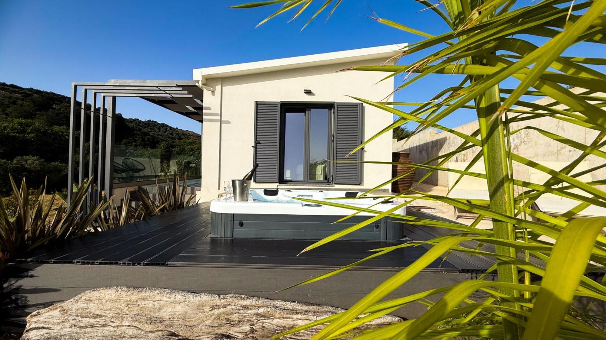 Ek Ornelakis, Luxury Country House With Jacuzzi Khania Eksteriør bilde